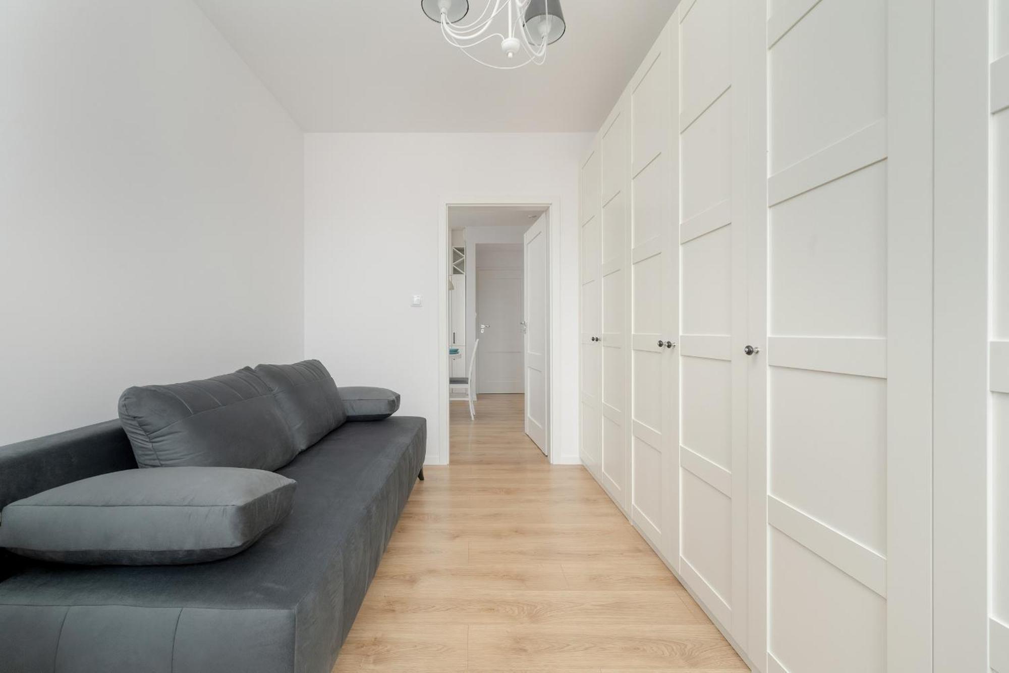 Apartament With 2 Bedrooms & Balcony And Free Garage By Renters